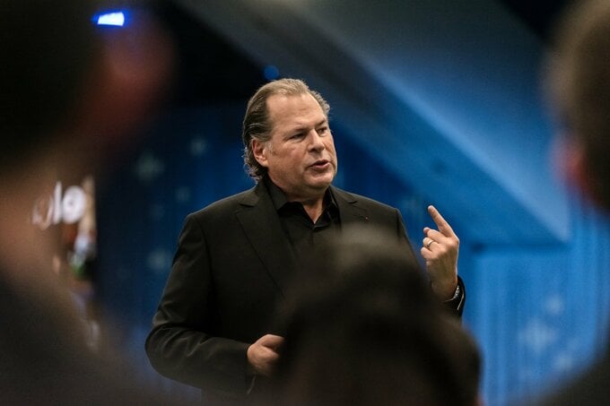 セールスフォースCEO、トランプ氏の州兵派遣案に賛同する発言を撤回