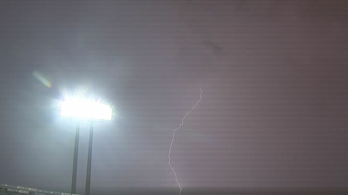 「試合開始10分前に稲光」集客1万人を目指していたカマタマーレ讃岐のホームゲーム　雷で中止に【香川】　|　岡山・香川のニュース | 天気 | RSK山陽放送