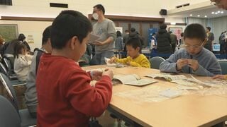 日中関係冷え込む中　北京の日本大使館で親子恐竜イベント「隣国の日本をより身近に」| TBS CROSS DIG with Bloomberg