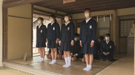 自分にあまえずいろんなことに挑戦する！」児童が吉田松陰の松下村塾で