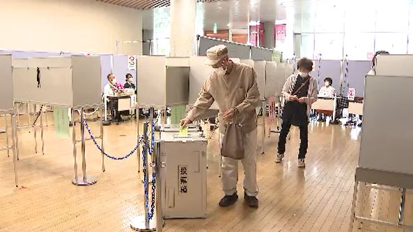 「年金生活なので物価の安定です」「大きなことを言うよりはインフレ対策を」それぞれの思いを1票に託して衆議院総選挙の期日前投票スタート　|　SBC NEWS | 長野のニュース | SBC信越放送