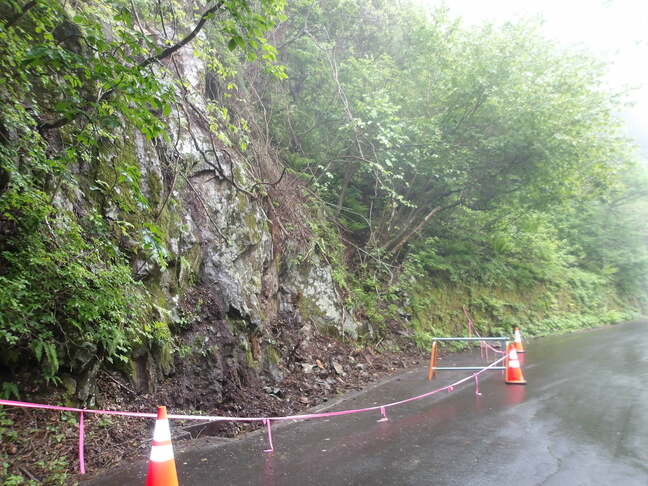 通行止めは当面6月30日まで【現場の写真あり】米子大瀑布に通じる林道で落石 日本の滝100選の一つ 応急工事行い収束か否かを判断へ 長野・須坂市|TBS NEWS DIG