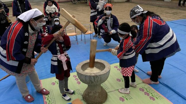 「ぺったんぺったんするところが楽しかった」幼稚園で「もちつき大会」消防の職員による消火器の使い方も学ぶ【岡山】|TBS NEWS DIG