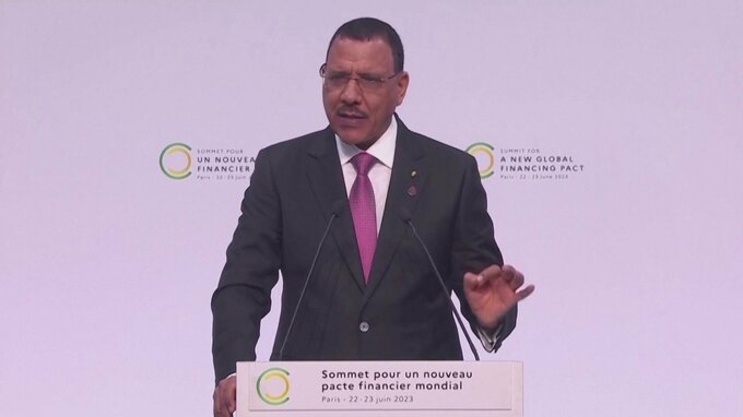 ニジェールでクーデター　大統領を拘束|TBS NEWS DIG