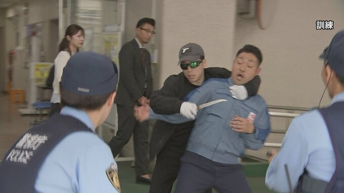東京・渋谷区でテロ対策訓練　爆発物処理班や警備犬など参加　警視庁渋谷署|TBS NEWS DIG