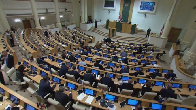 ロシア隣国ジョージア　LGBTなどの権利制限する法案可決　欧米は懸念|TBS NEWS DIG