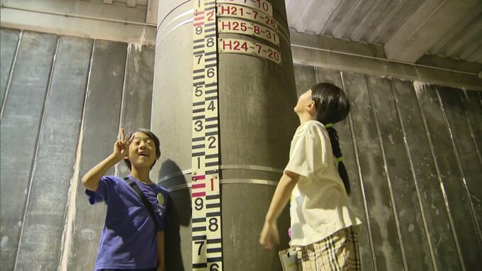 巨大地下空間に潜入　雨水を溜めて浸水被害防ぐ役割も「夏休み下水道たんけん隊」　|　福岡のニュース｜RKB NEWS｜RKB毎日放送
