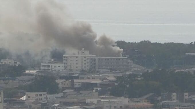 【続報】新潟市中央区関屋金衛町2丁目で火事 80代男性が病院搬送 消火活動中|TBS NEWS DIG
