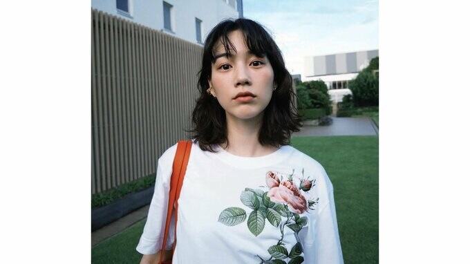 【 のん 】　「Tシャツの日々がきますね」白い花柄Tシャツで爽やかな初夏コーデを披露|TBS NEWS DIG