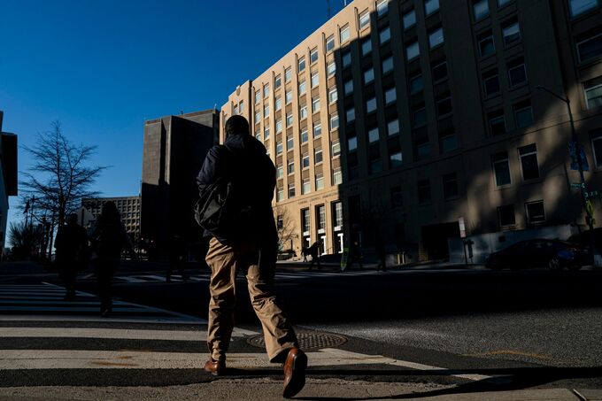 トランプ政権、政府所有不動産443件の売却方針を撤回－１日足らずで