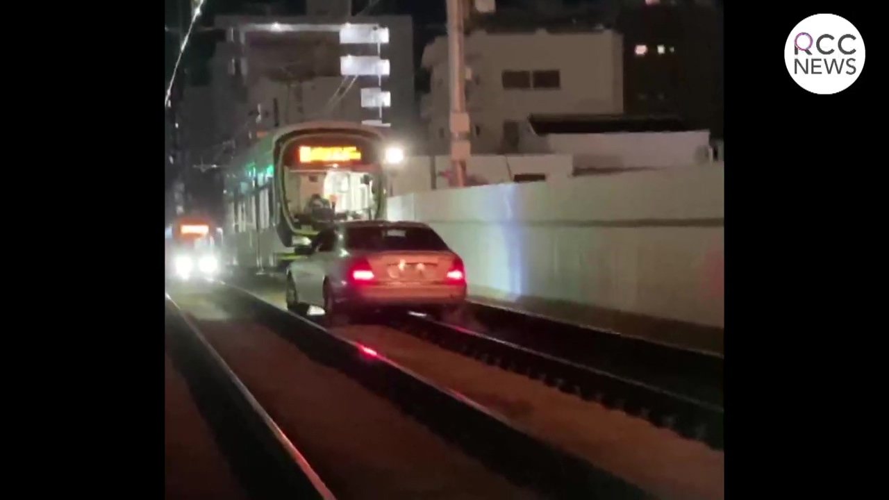 動画視聴者カメラが捉えた「事故」と「逃走」 電車専用の橋に進入し路面電車と接触… あて逃げの疑いで70代男性を任意聴取  TBS NEWS DIG