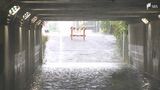 東海地方は線状降水帯への警戒続く 道路が冠水、川の中州に取り残される、突風か車も横転=静岡|TBS NEWS DIG