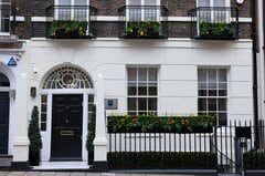 英住宅金融MFS、急成長から転落－CEOは美術品やイベントに資金投じる| TBS CROSS DIG with Bloomberg