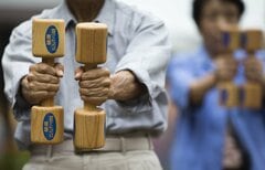 なぜヘルスリテラシーは高まるのか？ 7年間の調査データが示す加齢と経験の効果| TBS CROSS DIG with Bloomberg