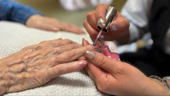 「介護美容」が現場を変える？なり手は増加中、意外な役割の期待も　嫌なことが「気持ち良い」に|TBS NEWS DIG