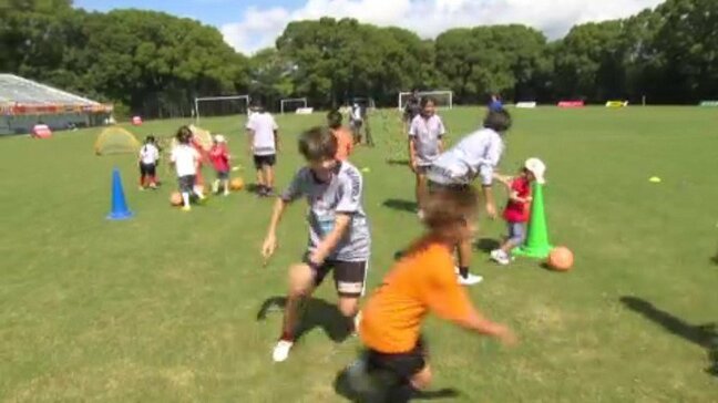 女の子向けのサッカー教室 愛媛FCレディースの選手らが指導|TBS NEWS DIG