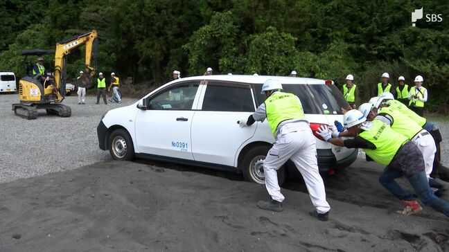 車が火山灰に埋まり動けない… 富士山噴火想定の官民連携訓練 「“毎日”が常に準備」=静岡・富士市|TBS NEWS DIG