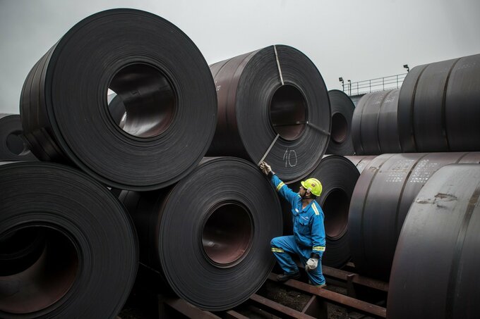 トランプ政権、鉄鋼・アルミ・銅製品の関税簡素化-50%税率は維持