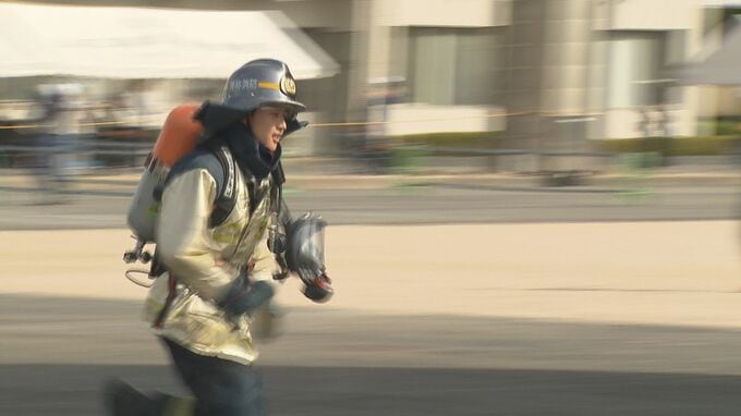 消防学校卒業前の最後の訓練「子どもが憧れる消防士に」7か月学んだ知識や鍛えた体力を試す課題をクリア|TBS NEWS DIG