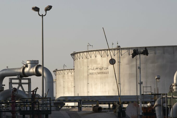 ホルムズ停止､エネルギー輸出の迂回ルート確保急ぐ-満杯の貯蔵タンク