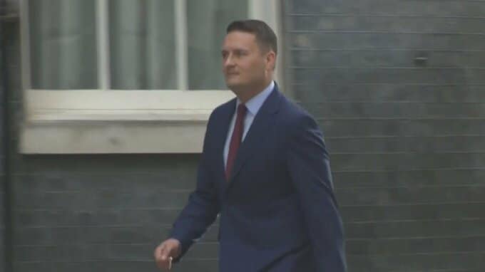 英保健相が辞任　スターマー首相への退陣圧力強まるなか　党首選への立候補準備か