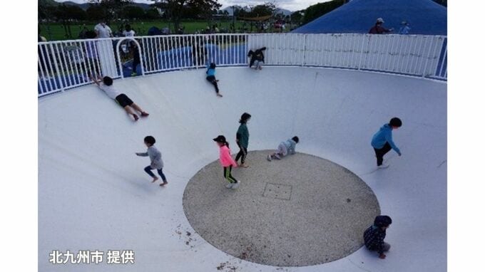 遊具施設から出られなくなった子供を助けようと・・・「すり鉢状遊具」で保護者が”骨折やけが”　福岡県北九州市|TBS NEWS DIG