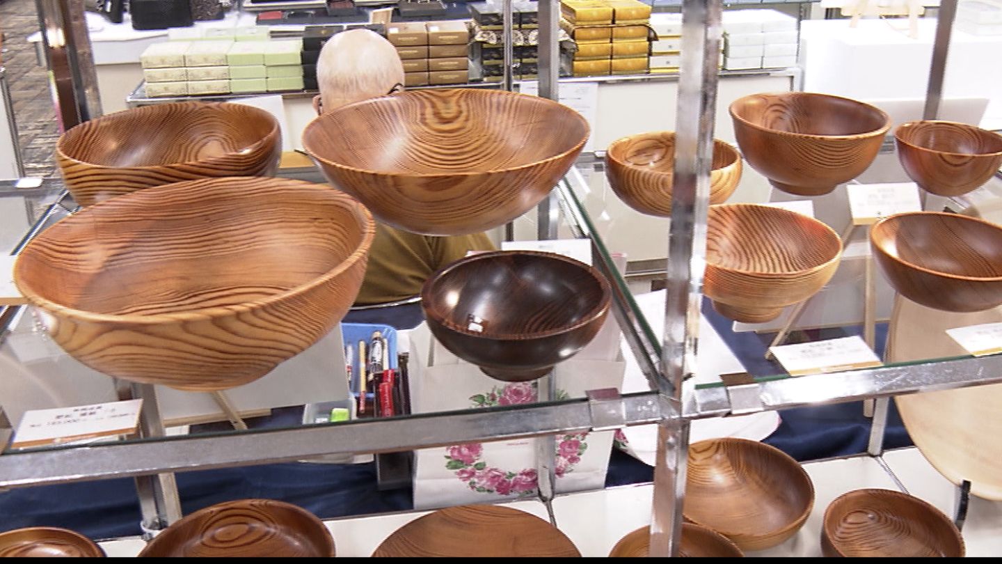 岡山高島屋で「この道ひとすじ日本の伝統展」樹齢300年以上の黒松を