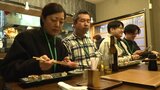 「最高においしい」 三陸の旬のネタを食べ歩き はしご酒ならぬ「はしごずし」 冬季の観光需要掘り起こしへ初開催 岩手・宮古市|TBS NEWS DIG