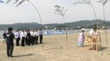海開きを前に神事 海水浴期間の安全を祈る “ブルーフラッグ”取得の高田松原海水浴場 岩手・陸前高田市|TBS NEWS DIG