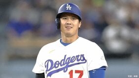 大谷翔平 44試合連続出塁の快挙！イチロー超えの日本人メジャー新記録、自身のボブルヘッドデー　第3打席右前打で達成|TBS NEWS DIG