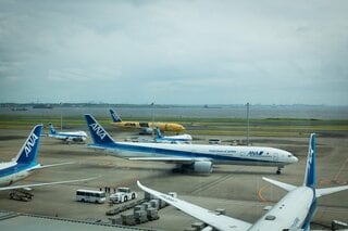 ANA、国際線の燃油サーチャージ上限額を引き上げ－5月から値上げ適用| TBS CROSS DIG with Bloomberg