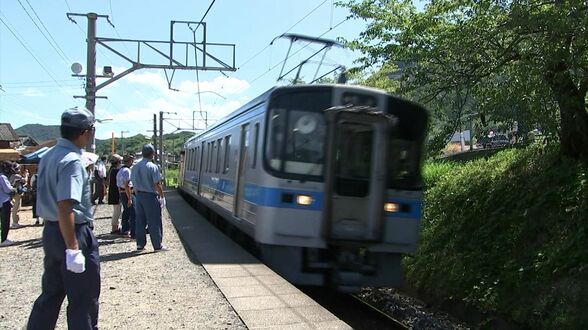「日本一営業日が短い駅」JR津島ノ宮駅　僅か2日の夏の営業始まる　沖に浮かぶ津嶋神社へ　参拝客で賑わう【香川】|TBS NEWS DIG