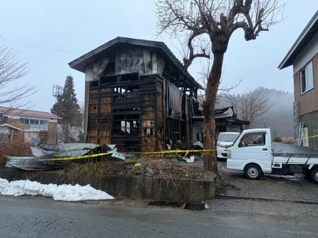 尾花沢市で火災 1人の遺体発見 この家に住む男性か…警察が身元の確認をすすめる(山形)|TBS NEWS DIG