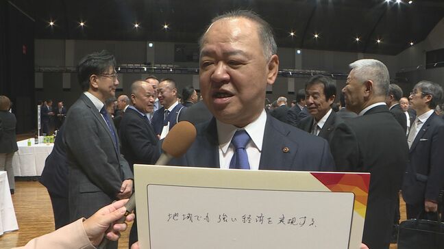 経営トップに聞く 経済見通しや新年の抱負は? 新春恒例名刺交換会 山口・下関|TBS NEWS DIG