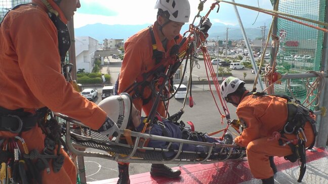 「顔の見える関係で効率よく活動できるように」夏の登山シーズンを前に 警察と消防が救助訓練 山梨|TBS NEWS DIG