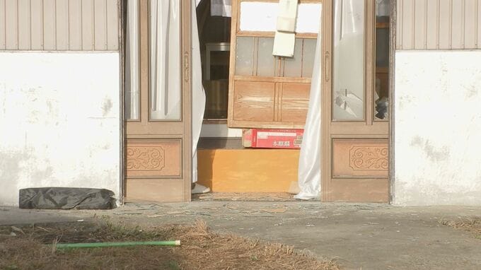 栃木・小山市の強盗傷害事件　会社員の33歳男逮捕　住人女性の右腕を骨折させスマートフォン1台を奪ったか　警察が共犯者の行方追う　栃木県警|TBS NEWS DIG