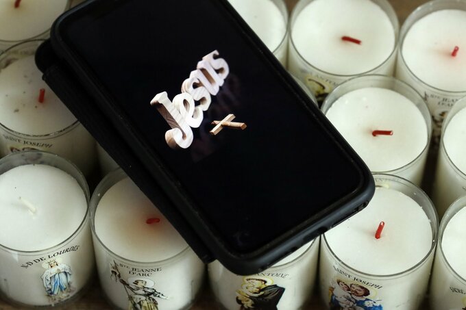 AIは「救済」か「依存」か、テック信仰の行方