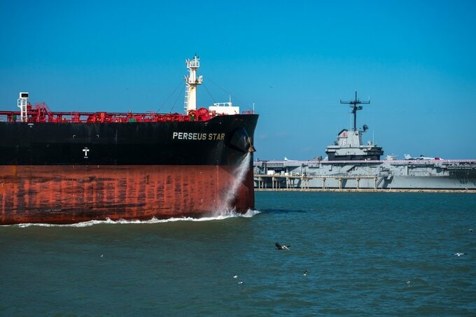 ゴールドマン・サックス､原油相場予想引き上げ-ホルムズ封鎖長期化で