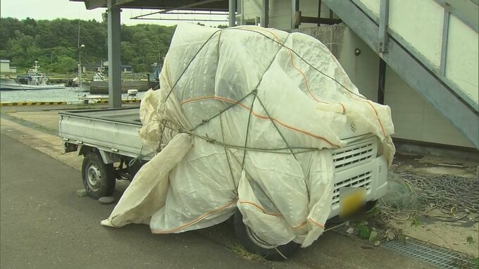 岸壁から軽トラックが海に転落　79歳の男性死亡　　青森県六ヶ所村泊の荷さばき施設の岸壁　警察が転落の原因などを調べる|TBS NEWS DIG