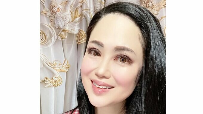 【神田聖子】　「歴代大ヒット曲のcoverと共にその時の松田聖子さんのメイクやファッションも表現しました」　最新ショットを公開|TBS NEWS DIG