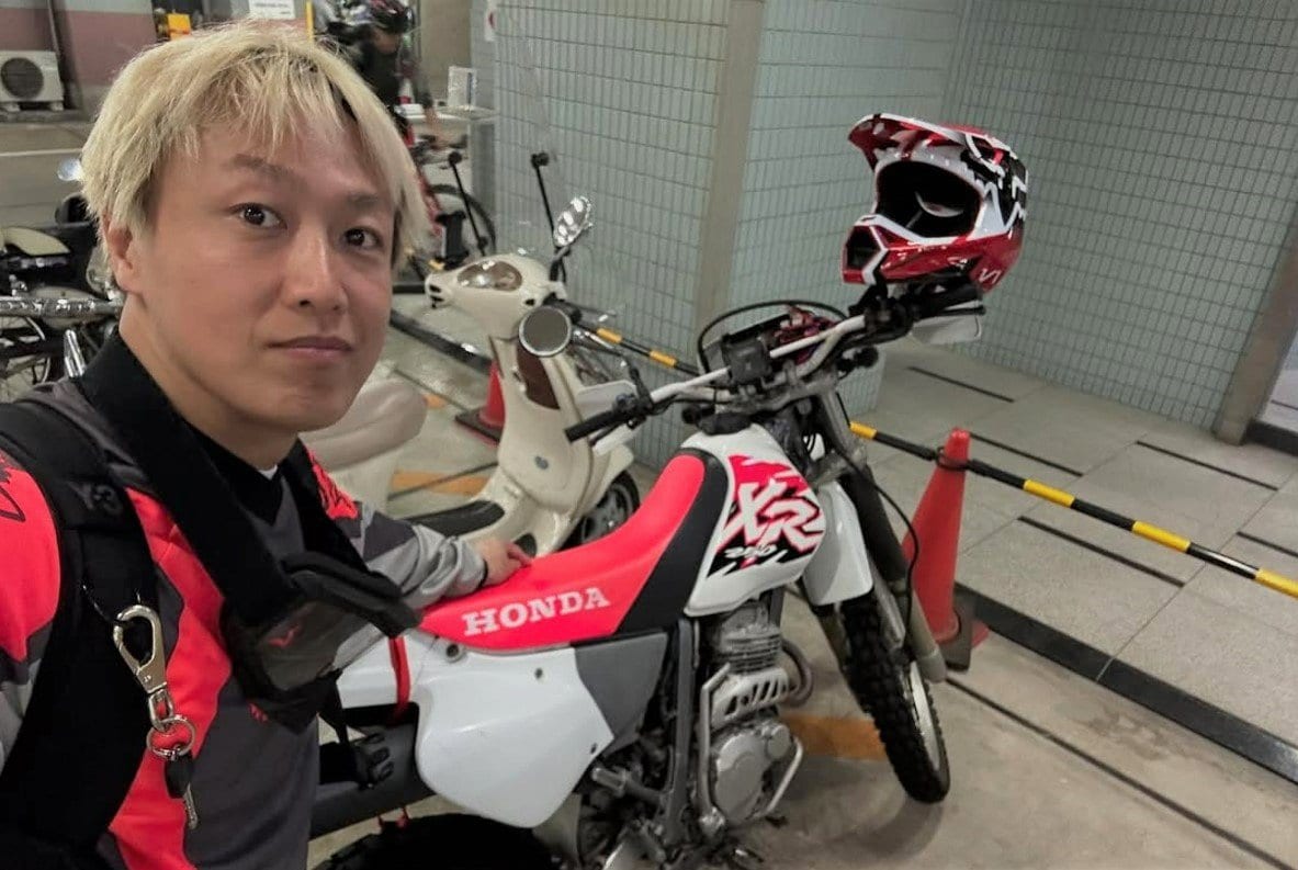 お見送り芸人しんいち 】 愛車のオフロードバイクを披露 「僕のXR250