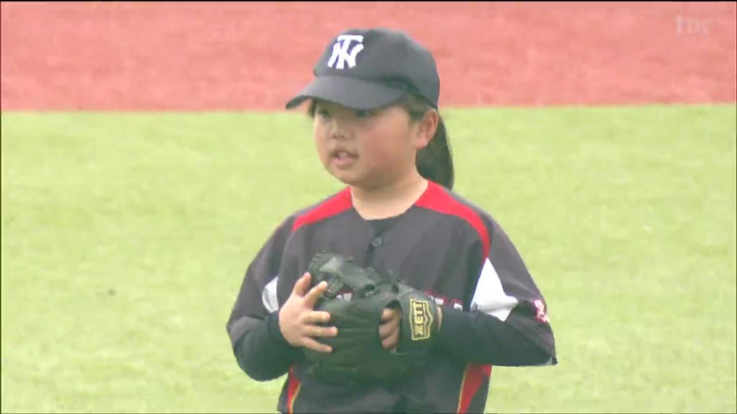 仙台六大学野球“春のリーグ戦開幕”始球式は少年野球教室の小学生