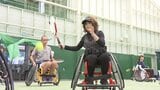障害者も健常者も車いすテニスを初体験 スポーツの日に合わせて盛岡市のテニスコートで体験会|TBS NEWS DIG