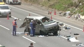 「道路に投げ出され意識がない」東北道で事故　貨物自動車が大破し2人搬送 運転手が心肺停止　鹿沼－宇都宮インター間で通行止め|TBS NEWS DIG
