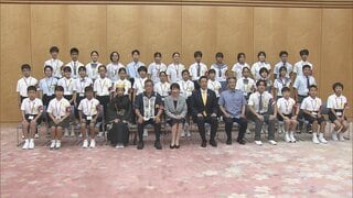 「私と違って体を大事にして」 高市総理が官邸に沖縄の小中学生を招きプレゼントを交換| TBS CROSS DIG with Bloomberg