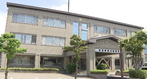 民家の敷地内で「火が出ている…」長野・飯山市で下草など焼け1人の遺体見つかる …家には3人暮らす…世帯主の男性と連絡取れず|TBS NEWS DIG