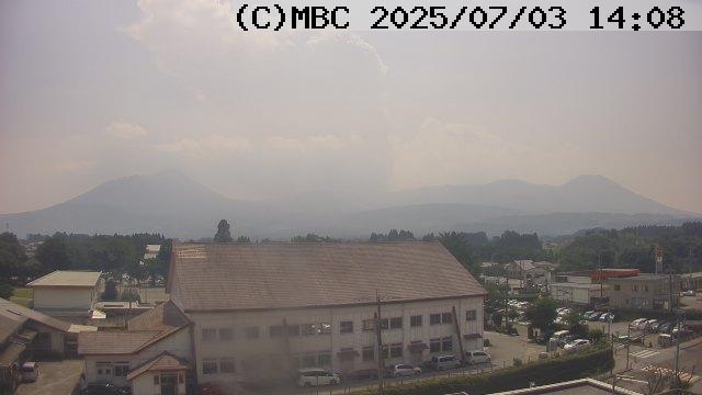 新燃岳で噴煙5000メートル　連続噴火続く　鹿児島・宮崎・熊本に降灰予報|TBS NEWS DIG