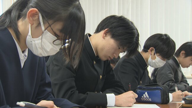 志望校合格へ…年末年始も返上　学習塾で特別授業　中学・高校・大学の受験生約850人が机に向かう　富山|TBS NEWS DIG