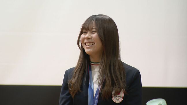 深田茉莉選手(19) 「最近犬を飼い始めて…」 ミラノ・コルティナオリンピックで金 母校凱旋で児童からの質問に…愛知・みよし市|TBS NEWS DIG