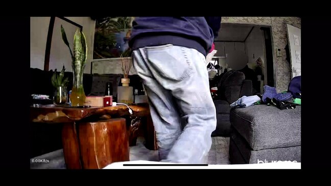 室内の防犯カメラに男2人の姿　靴を履いたまま物色、黒っぽい上着にジーンズのようなズボン着用　強盗傷害事件として警察は捜査　北海道深川市|TBS NEWS DIG